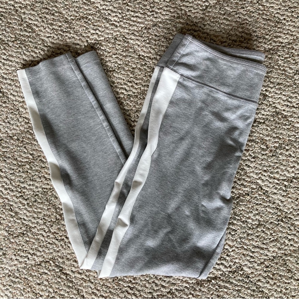 dip Gray and White Leggings